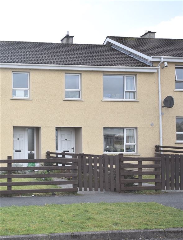 32 Slieve Snacht Close , Letterkenny, Donegal