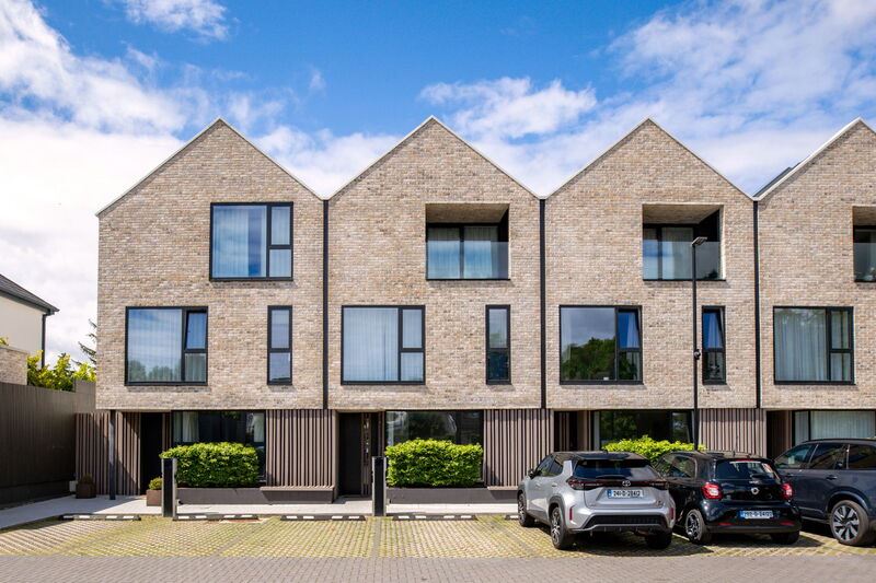 2 Old Meadow, Grove Avenue, Blackrock, Co. Dublin, Co. Cork