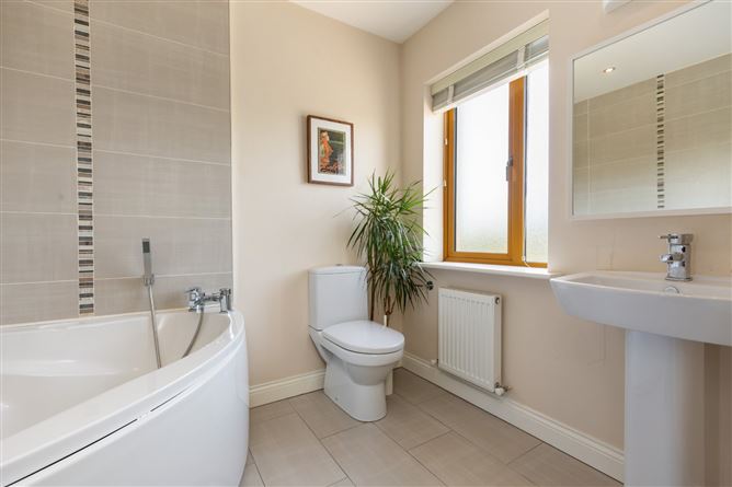 Photo 13 of 29 — 9 Broadfield Lawns, Rathcoole, Dublin