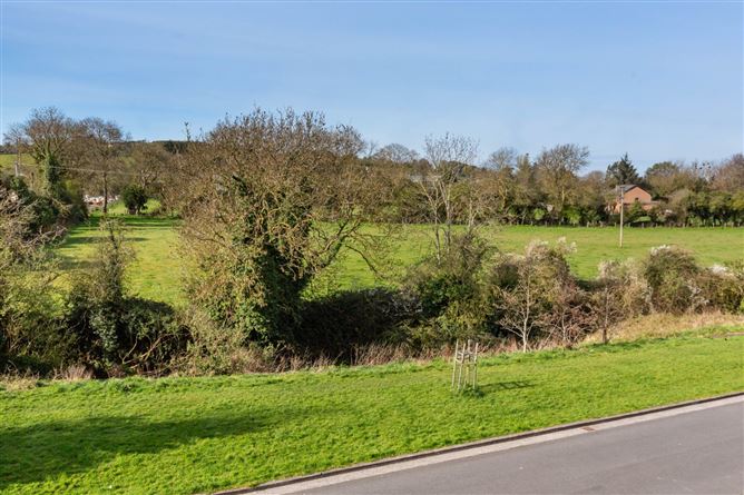 Photo 18 of 29 — 9 Broadfield Lawns, Rathcoole, Dublin
