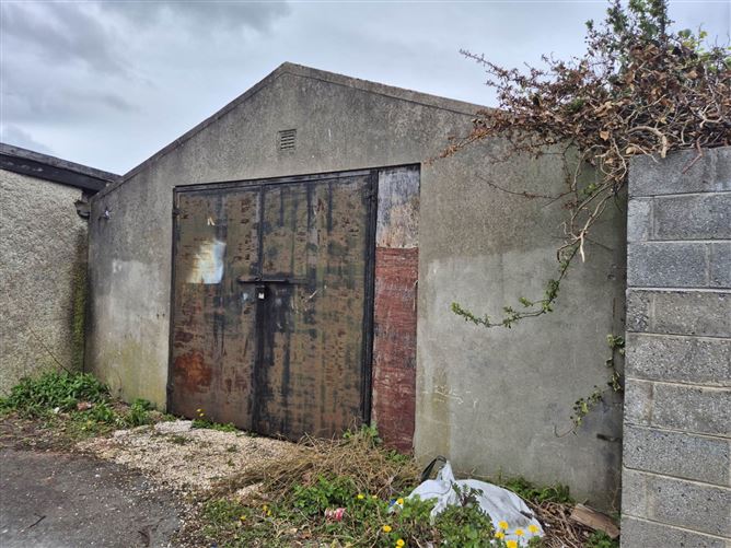 37 Kinvara Drive, Navan Road, Dublin 7