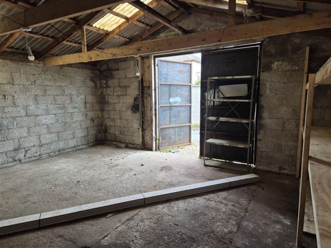 37 Kinvara Drive, Navan Road, Dublin 7