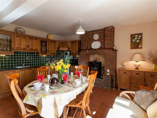 3 Bed in Riverstown,Riverstown,  Sligo