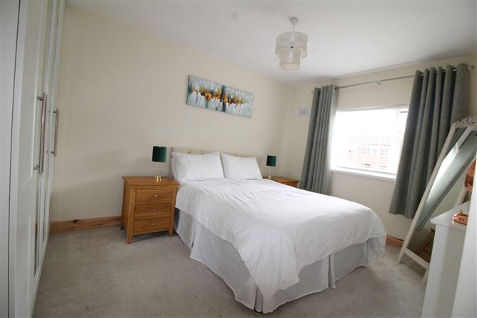 72 Leesdale, Model Farm Road, Cork