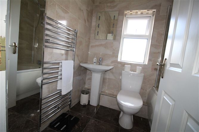72 Leesdale, Model Farm Road, Cork