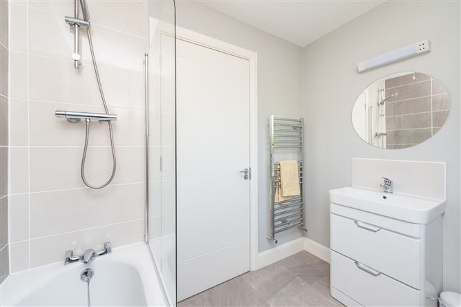 https://photos-a.propertyimages.ie/media/9/4/1/4961149/eaf1ac28-8655-495f-b24c-a3771c48f637_l.jpg