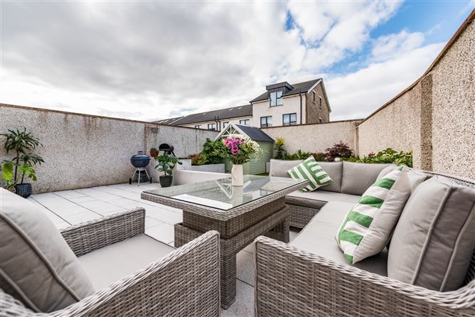 https://photos-a.propertyimages.ie/media/9/4/1/4961149/eaf1ac28-8655-495f-b24c-a3771c48f637_l.jpg