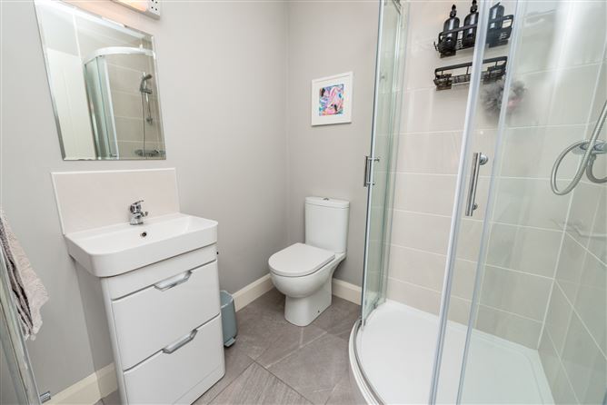 https://photos-a.propertyimages.ie/media/9/4/1/4961149/eaf1ac28-8655-495f-b24c-a3771c48f637_l.jpg