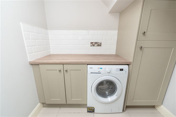 https://photos-a.propertyimages.ie/media/9/4/1/4961149/eaf1ac28-8655-495f-b24c-a3771c48f637_l.jpg