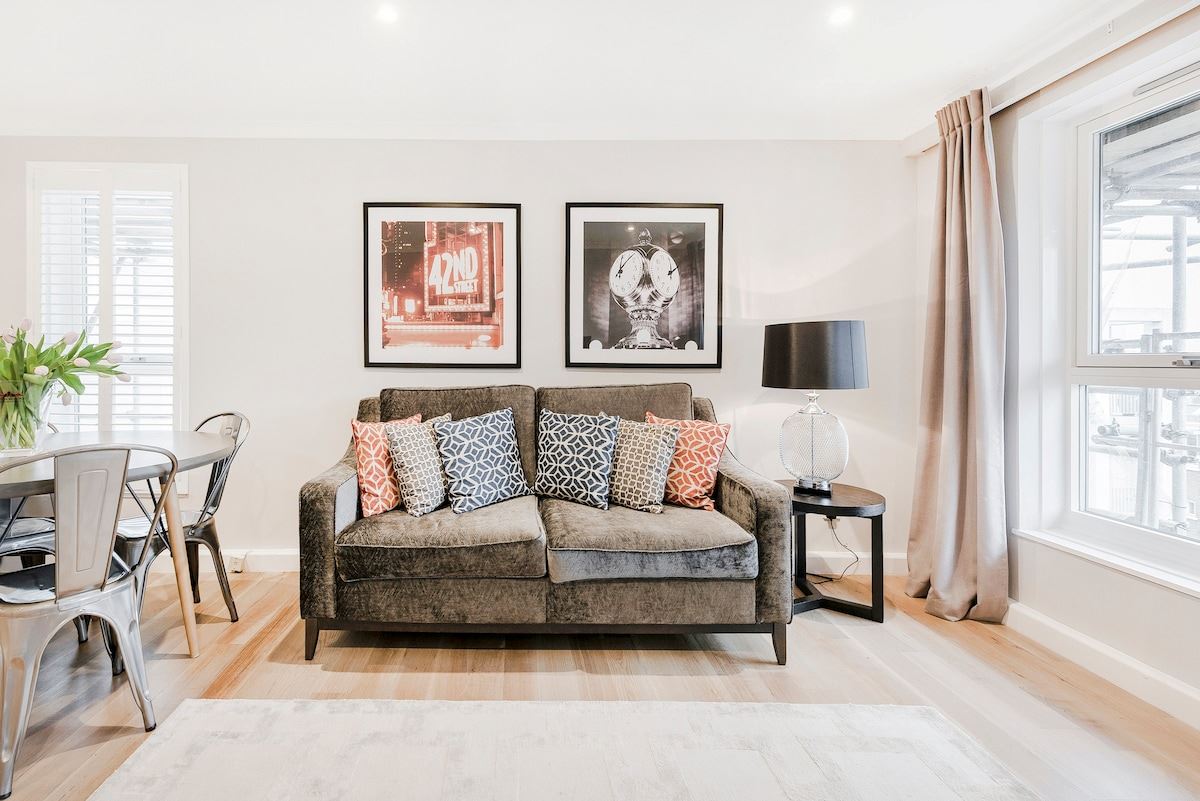 Chelsea's Charms,London,Greater London,United Kingdom