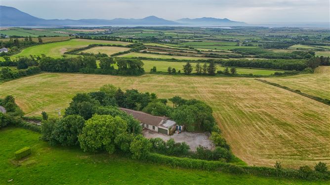 Warrudi House, Liscahane East, Tralee, Co. Kerry, V92AP6R