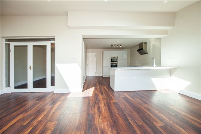 Photo 12 of 33 — 2 Carrick Court, Portmarnock, Dublin
