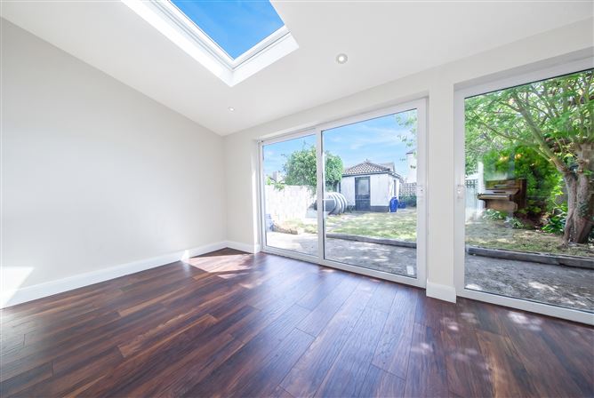 Photo 8 of 33 — 2 Carrick Court, Portmarnock, Dublin