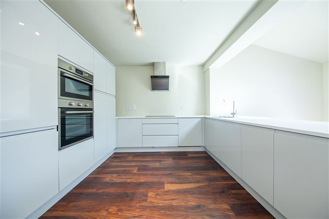 Photo 9 of 33 — 2 Carrick Court, Portmarnock, Dublin