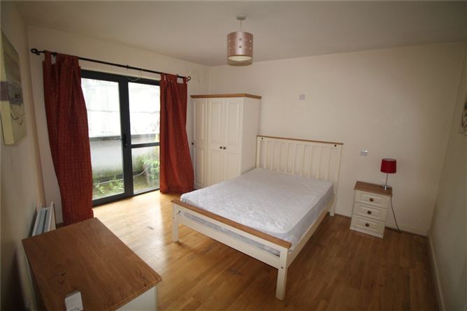 11 La, 24/25 West Street, Drogheda, Co. Louth