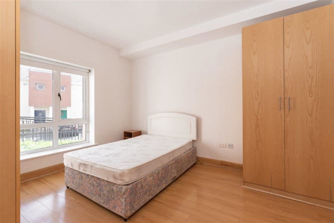 https://photos-a.propertyimages.ie/media/9/4/3/4946349/535700af-f097-46d4-96f8-b4561b7b5737_l.jpg