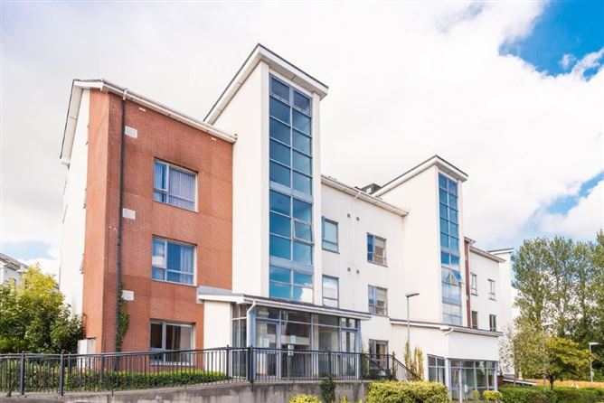 https://photos-a.propertyimages.ie/media/9/4/3/4946349/535700af-f097-46d4-96f8-b4561b7b5737_l.jpg