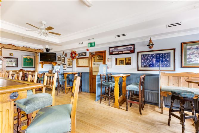 McCormacks Pub, Castle Street, Trim, Co. Meath