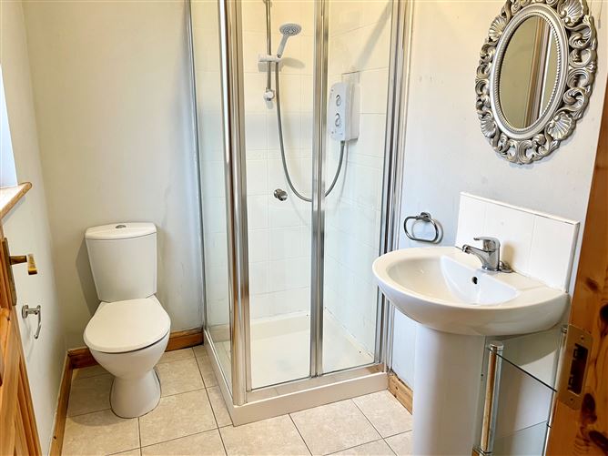 77 Highfield Manor, Crossneen, Carlow, Co. Carlow