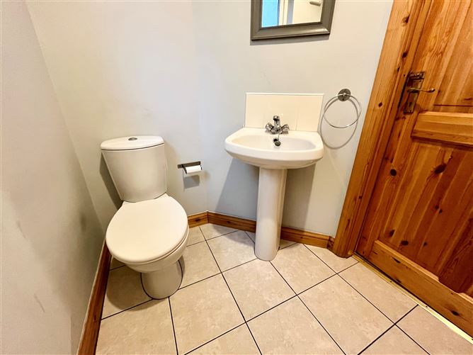 77 Highfield Manor, Crossneen, Carlow, Co. Carlow