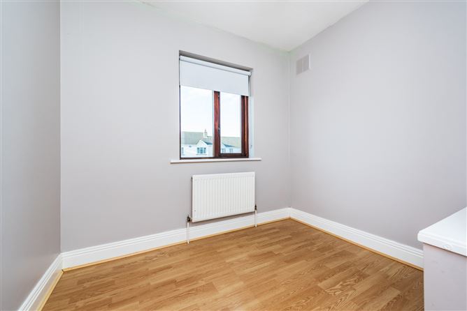 https://photos-a.propertyimages.ie/media/9/4/4/4914449/3ca093ed-dde4-4999-b4ad-2b8d6908f1a1_l.jpg