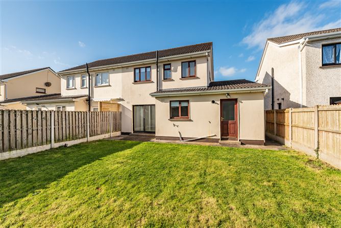 https://photos-a.propertyimages.ie/media/9/4/4/4914449/3ca093ed-dde4-4999-b4ad-2b8d6908f1a1_l.jpg