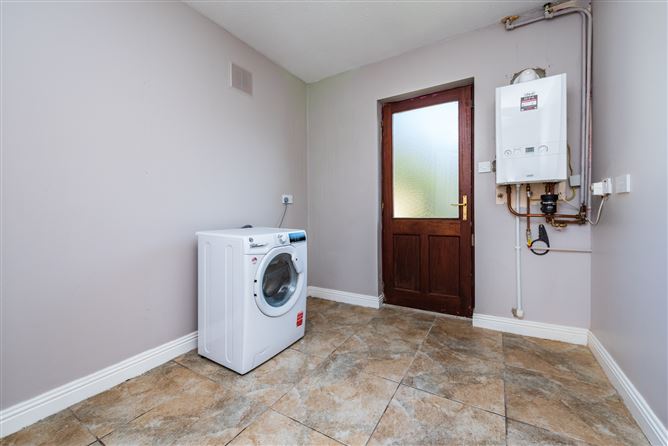 https://photos-a.propertyimages.ie/media/9/4/4/4914449/3ca093ed-dde4-4999-b4ad-2b8d6908f1a1_l.jpg