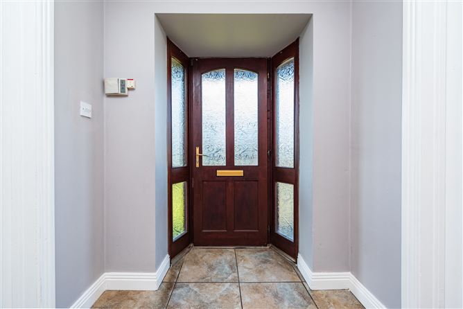 https://photos-a.propertyimages.ie/media/9/4/4/4914449/3ca093ed-dde4-4999-b4ad-2b8d6908f1a1_l.jpg