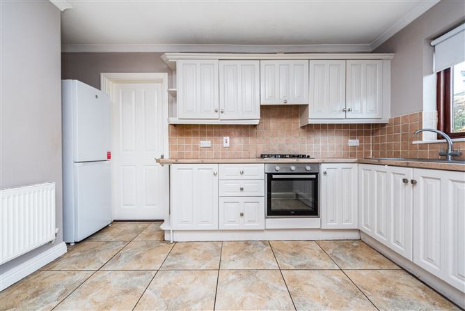 https://photos-a.propertyimages.ie/media/9/4/4/4914449/3ca093ed-dde4-4999-b4ad-2b8d6908f1a1_l.jpg