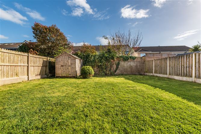 https://photos-a.propertyimages.ie/media/9/4/4/4914449/3ca093ed-dde4-4999-b4ad-2b8d6908f1a1_l.jpg