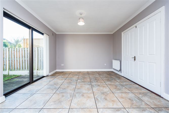 https://photos-a.propertyimages.ie/media/9/4/4/4914449/3ca093ed-dde4-4999-b4ad-2b8d6908f1a1_l.jpg