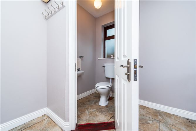 https://photos-a.propertyimages.ie/media/9/4/4/4914449/3ca093ed-dde4-4999-b4ad-2b8d6908f1a1_l.jpg