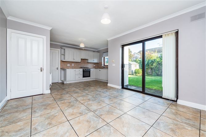 https://photos-a.propertyimages.ie/media/9/4/4/4914449/3ca093ed-dde4-4999-b4ad-2b8d6908f1a1_l.jpg