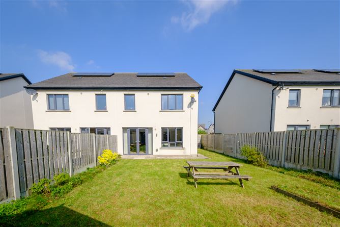 8 Cluain Adain Green, Clonmagaddan, Navan, Meath