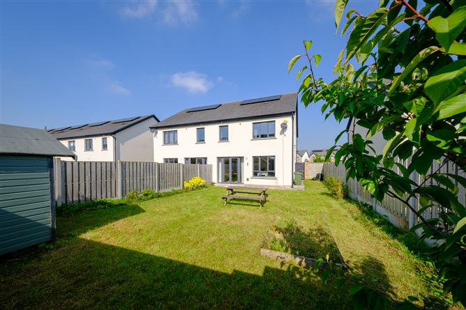 8 Cluain Adain Green, Clonmagaddan, Navan, Meath