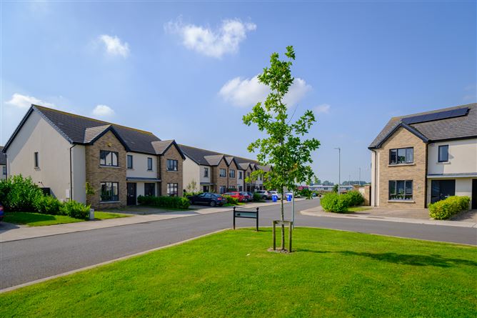 8 Cluain Adain Green, Clonmagaddan, Navan, Meath