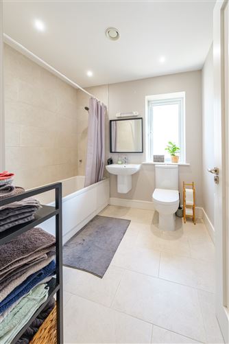 8 Cluain Adain Green, Clonmagaddan, Navan, Meath