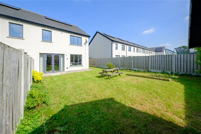8 Cluain Adain Green, Clonmagaddan, Navan, Meath