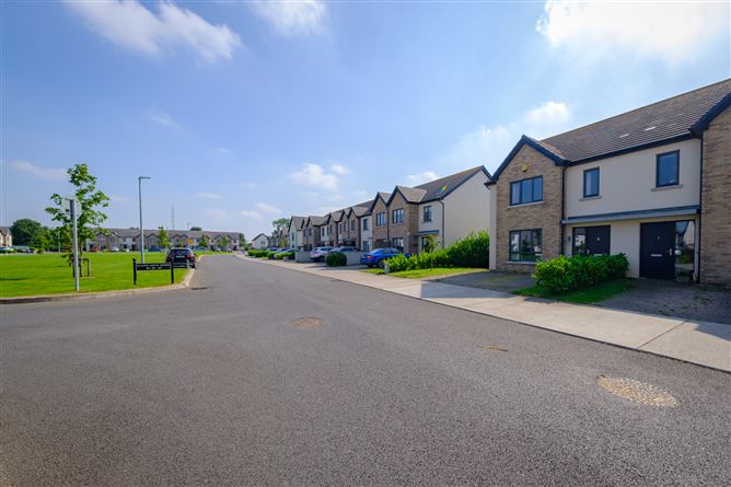 8 Cluain Adain Green, Clonmagaddan, Navan, Meath