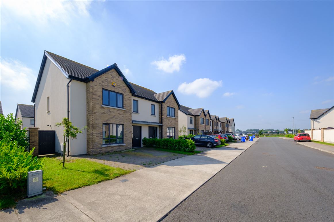 8 Cluain Adain Green, Clonmagaddan, Navan, Meath