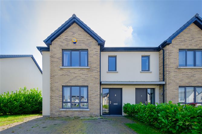 8 Cluain Adain Green, Clonmagaddan, Navan, Meath