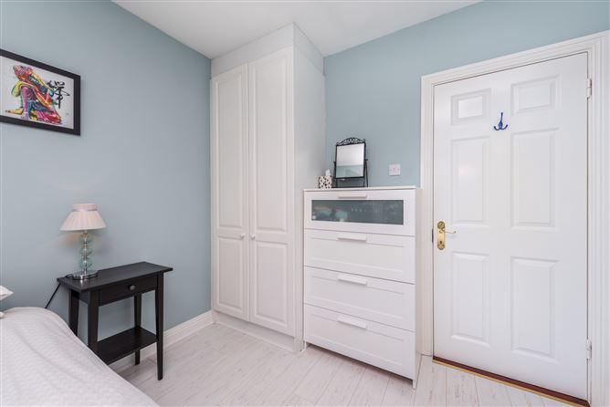 https://photos-a.propertyimages.ie/media/9/4/5/4946549/bc8ce61c-283b-4ced-919c-003fdba26a87_l.jpg