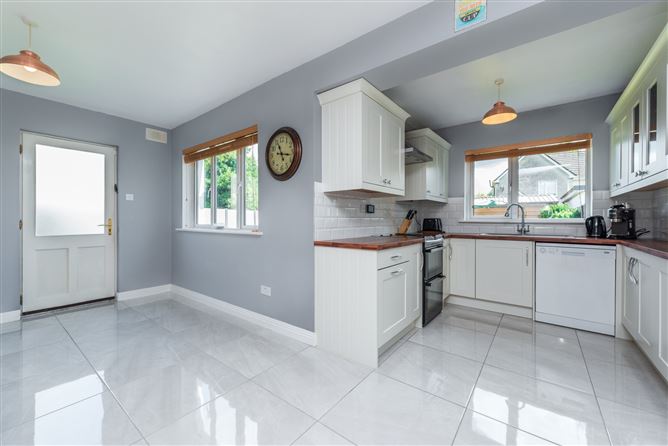 https://photos-a.propertyimages.ie/media/9/4/5/4946549/bc8ce61c-283b-4ced-919c-003fdba26a87_l.jpg