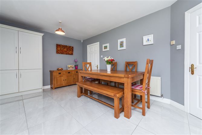 https://photos-a.propertyimages.ie/media/9/4/5/4946549/bc8ce61c-283b-4ced-919c-003fdba26a87_l.jpg