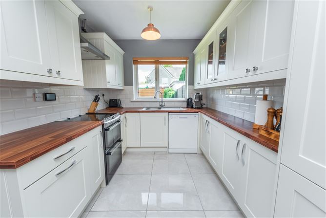 https://photos-a.propertyimages.ie/media/9/4/5/4946549/bc8ce61c-283b-4ced-919c-003fdba26a87_l.jpg