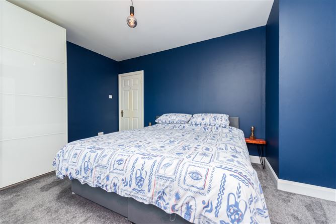 https://photos-a.propertyimages.ie/media/9/4/5/4946549/bc8ce61c-283b-4ced-919c-003fdba26a87_l.jpg