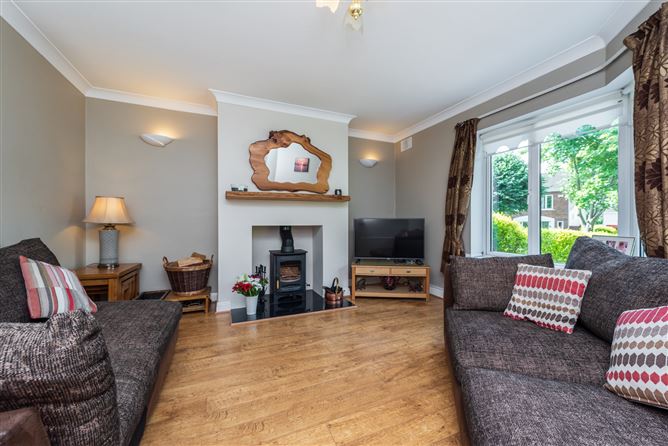 https://photos-a.propertyimages.ie/media/9/4/5/4946549/bc8ce61c-283b-4ced-919c-003fdba26a87_l.jpg