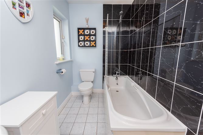 https://photos-a.propertyimages.ie/media/9/4/5/4946549/bc8ce61c-283b-4ced-919c-003fdba26a87_l.jpg