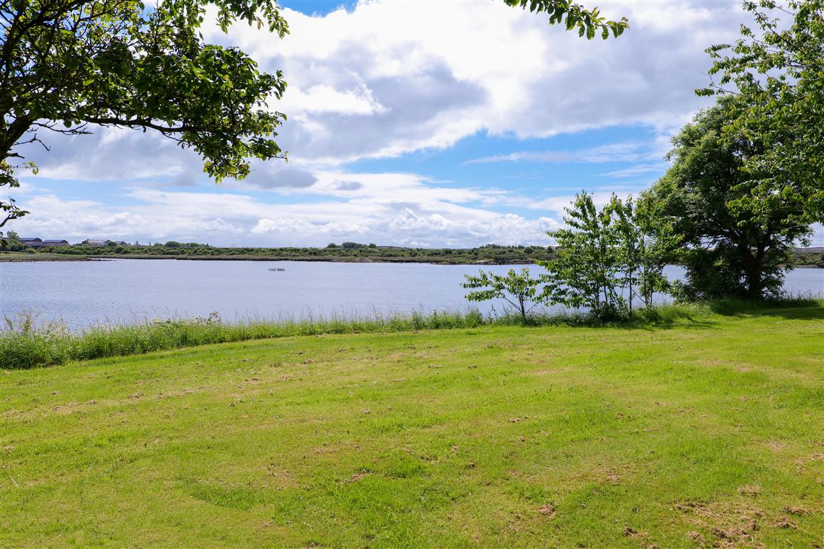 11 Bayview Court, Lough Atalia Road, Galway City 11 Bayview Court, Lough Atalia Road, Galway City
