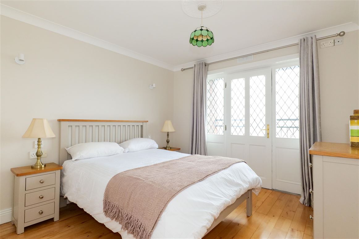11 Bayview Court, Lough Atalia Road, Galway City 11 Bayview Court, Lough Atalia Road, Galway City